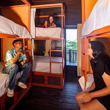 Mad Monkey Nusa Lembongan 外观 照片