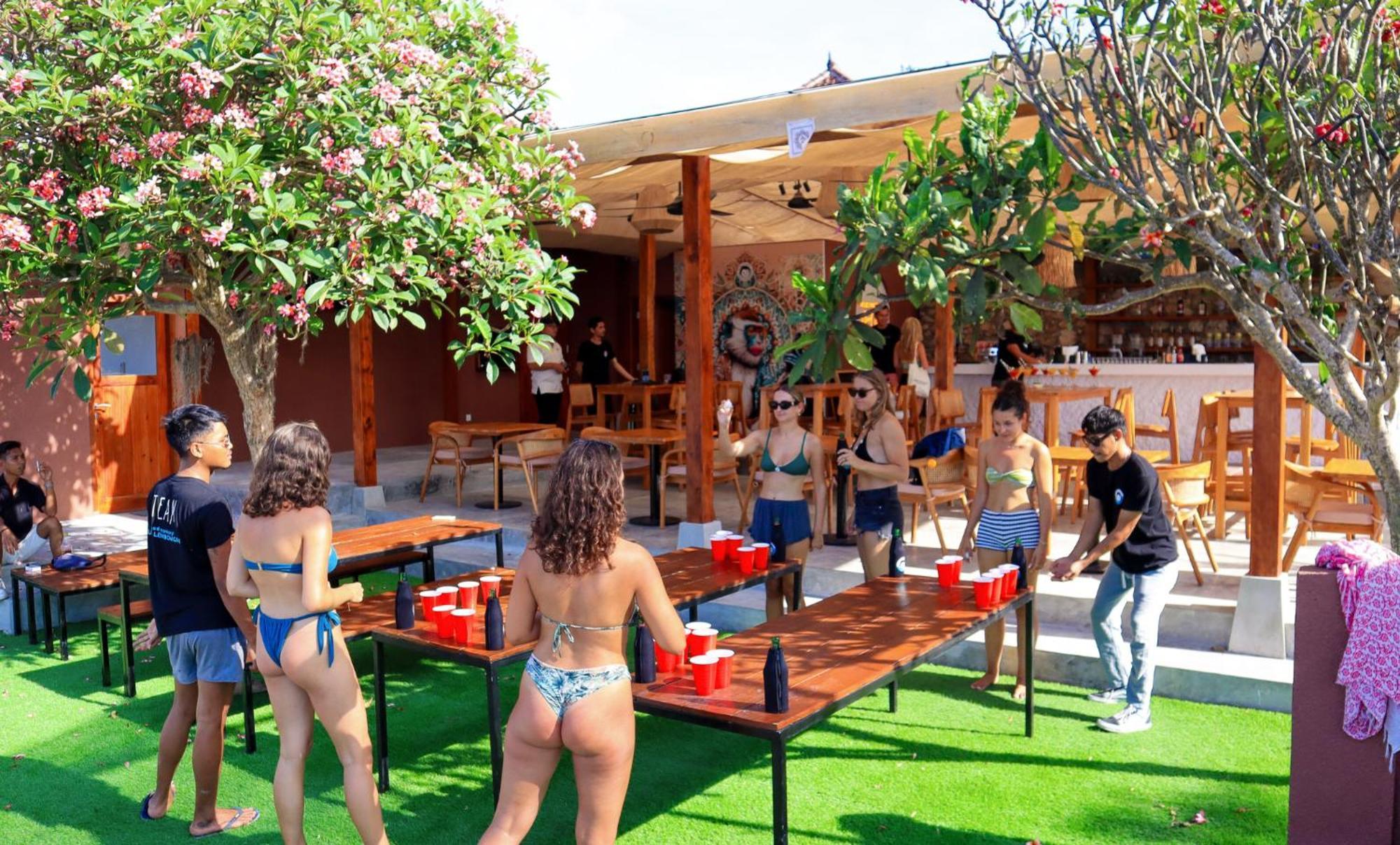 Mad Monkey Nusa Lembongan 外观 照片