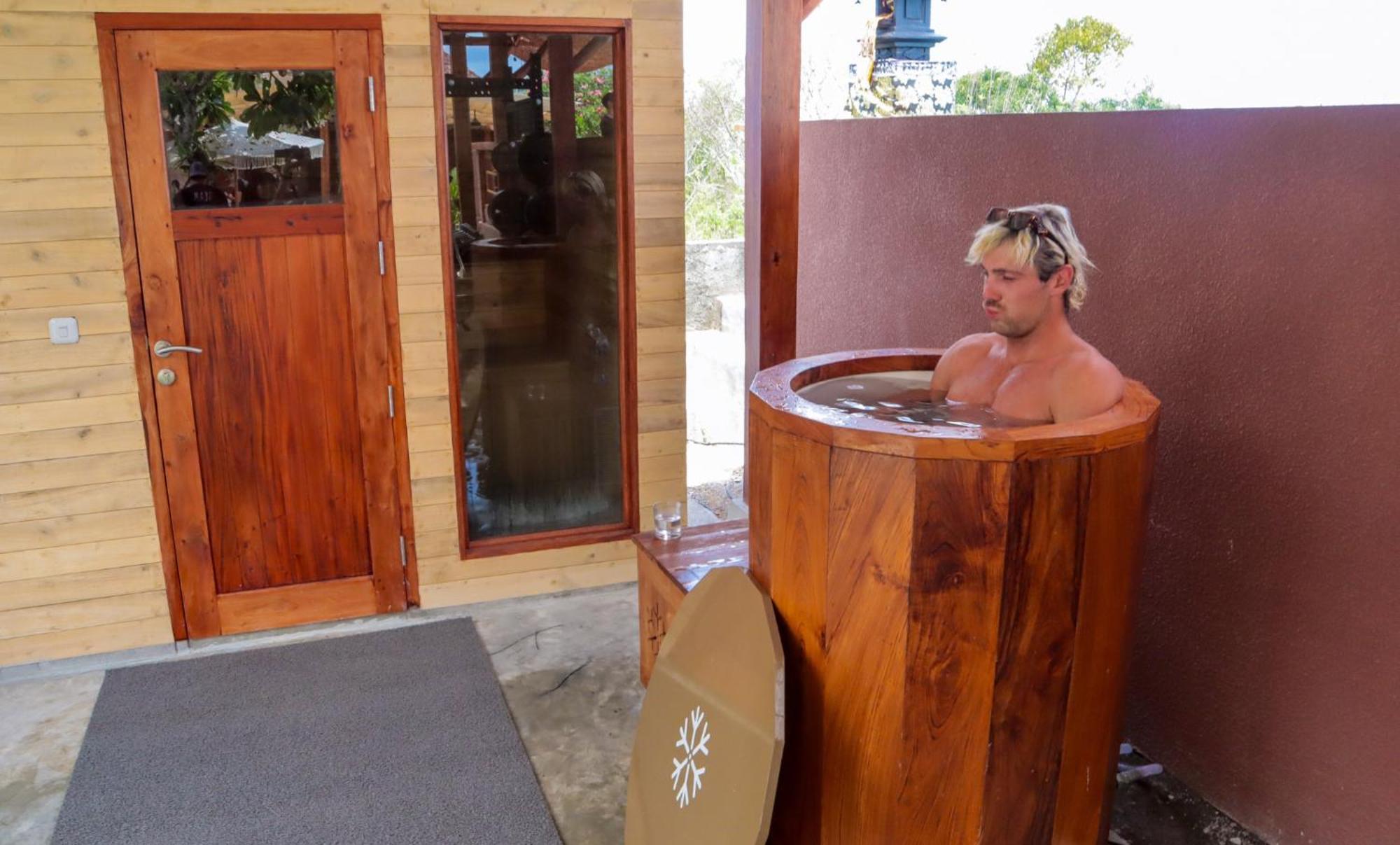 Mad Monkey Nusa Lembongan 外观 照片