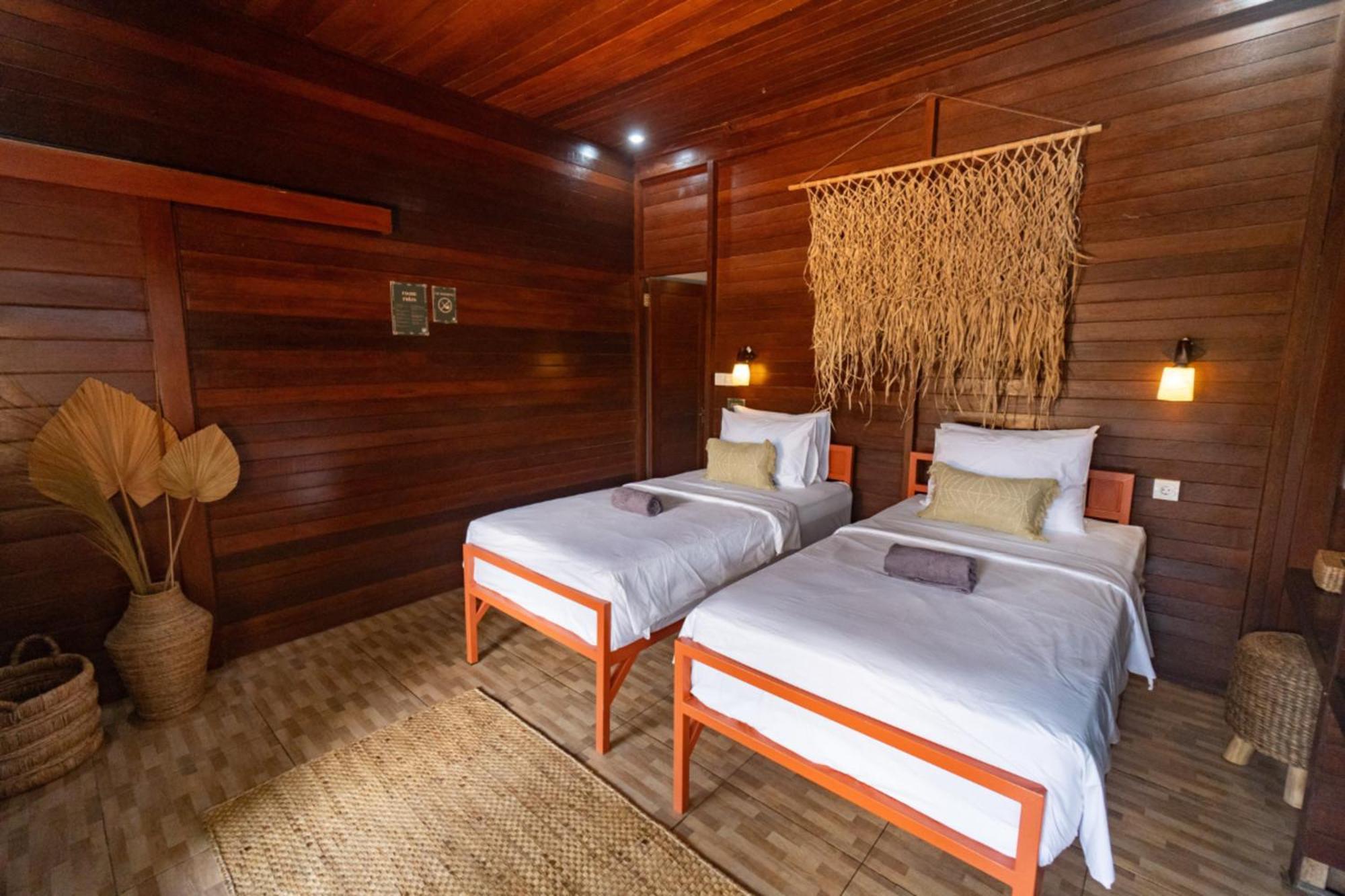 Mad Monkey Nusa Lembongan 外观 照片