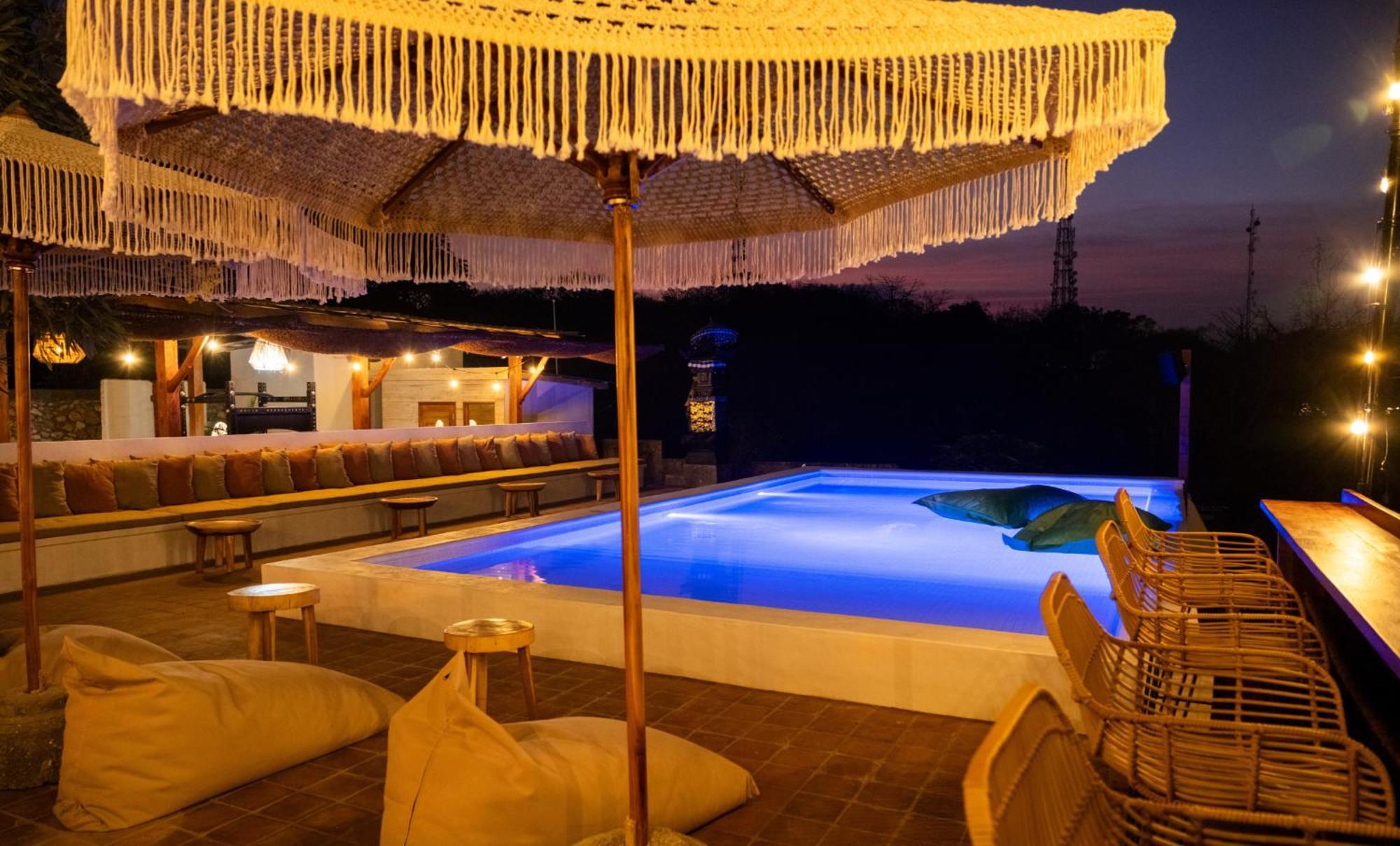 Mad Monkey Nusa Lembongan 外观 照片