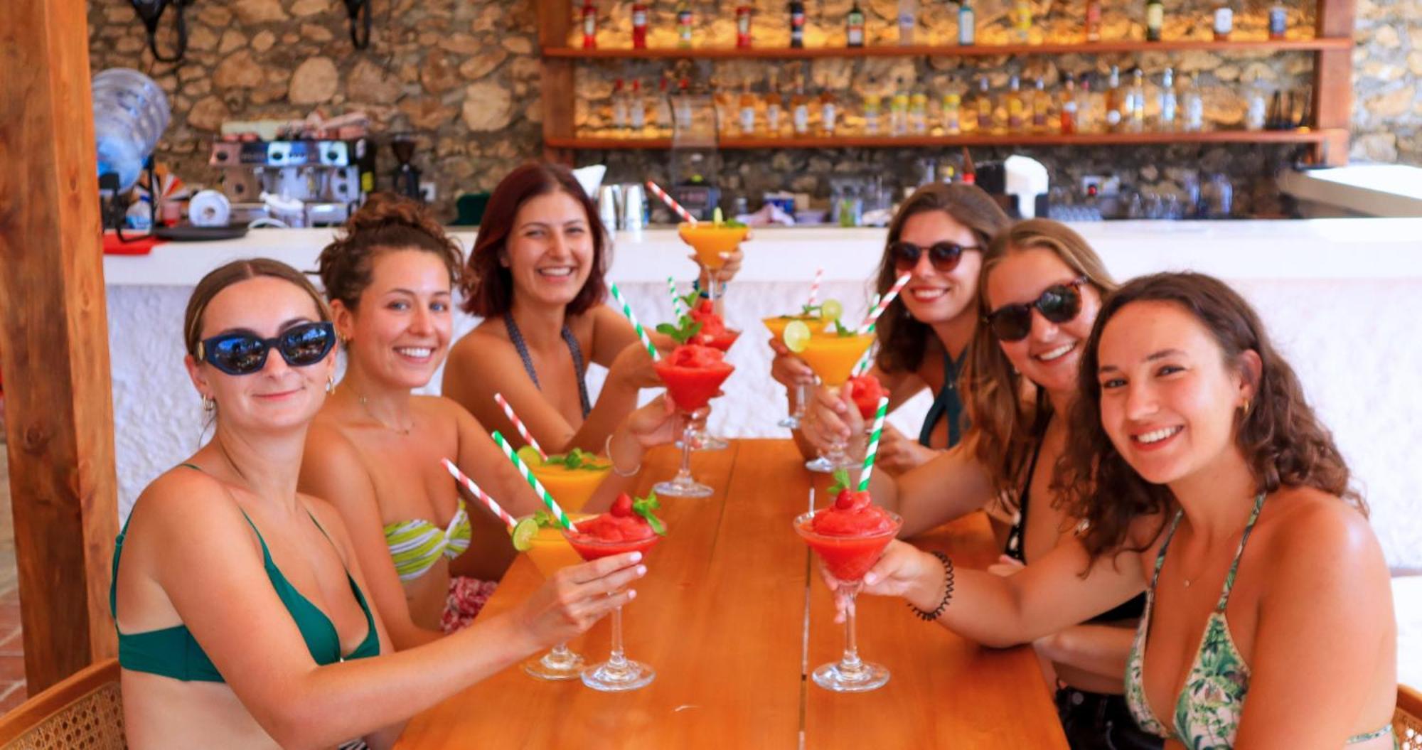 Mad Monkey Nusa Lembongan 外观 照片